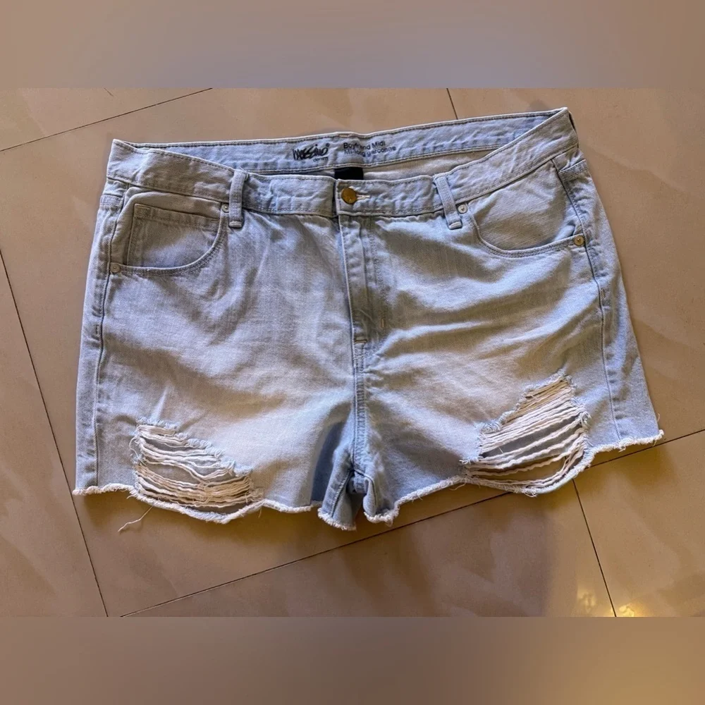 Mossimo boyfriend midi cut off denim shorts zippers pockets travel beach 16/33